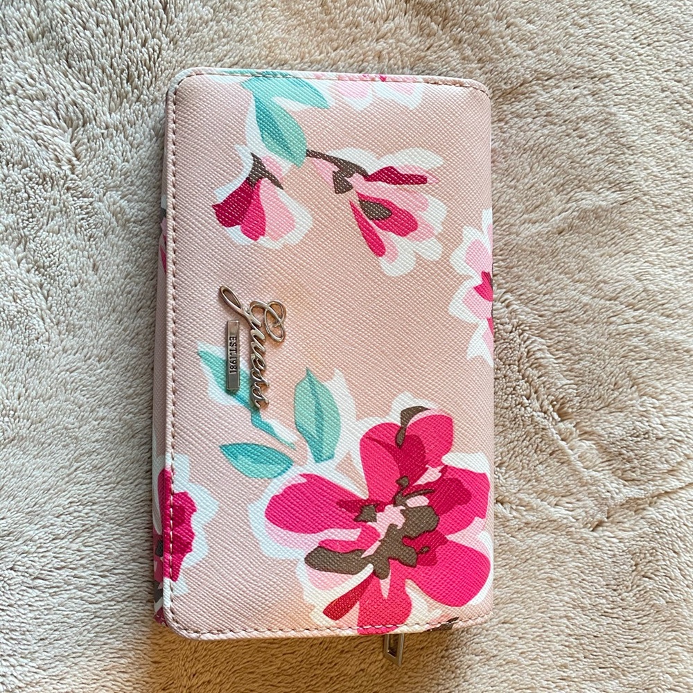 Floral GUESS wallet